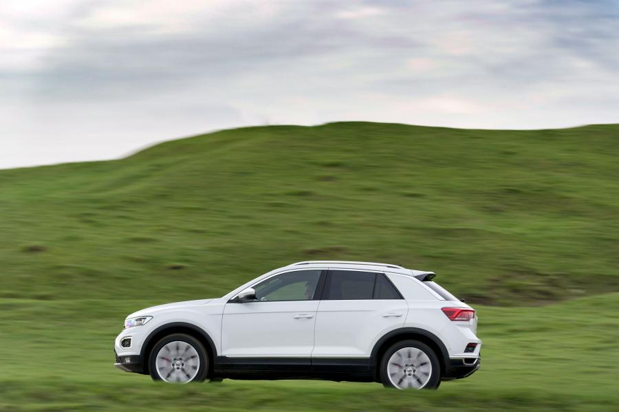  Volkswagen T-Roc 4Motion 2017 года  (UK) (фото 16 из 27)